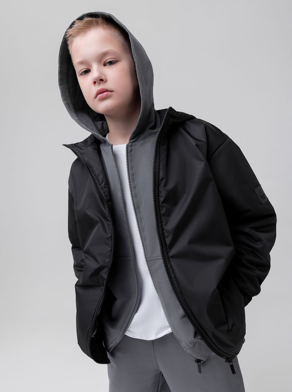 Бомбер с капюшоном - фото 9