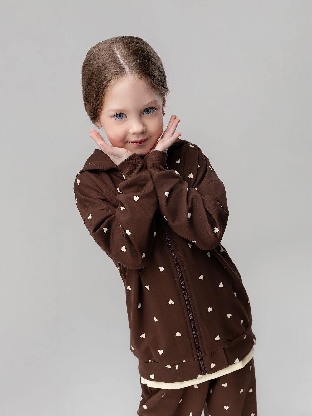 Костюм на молнии с сердечками - фото 7