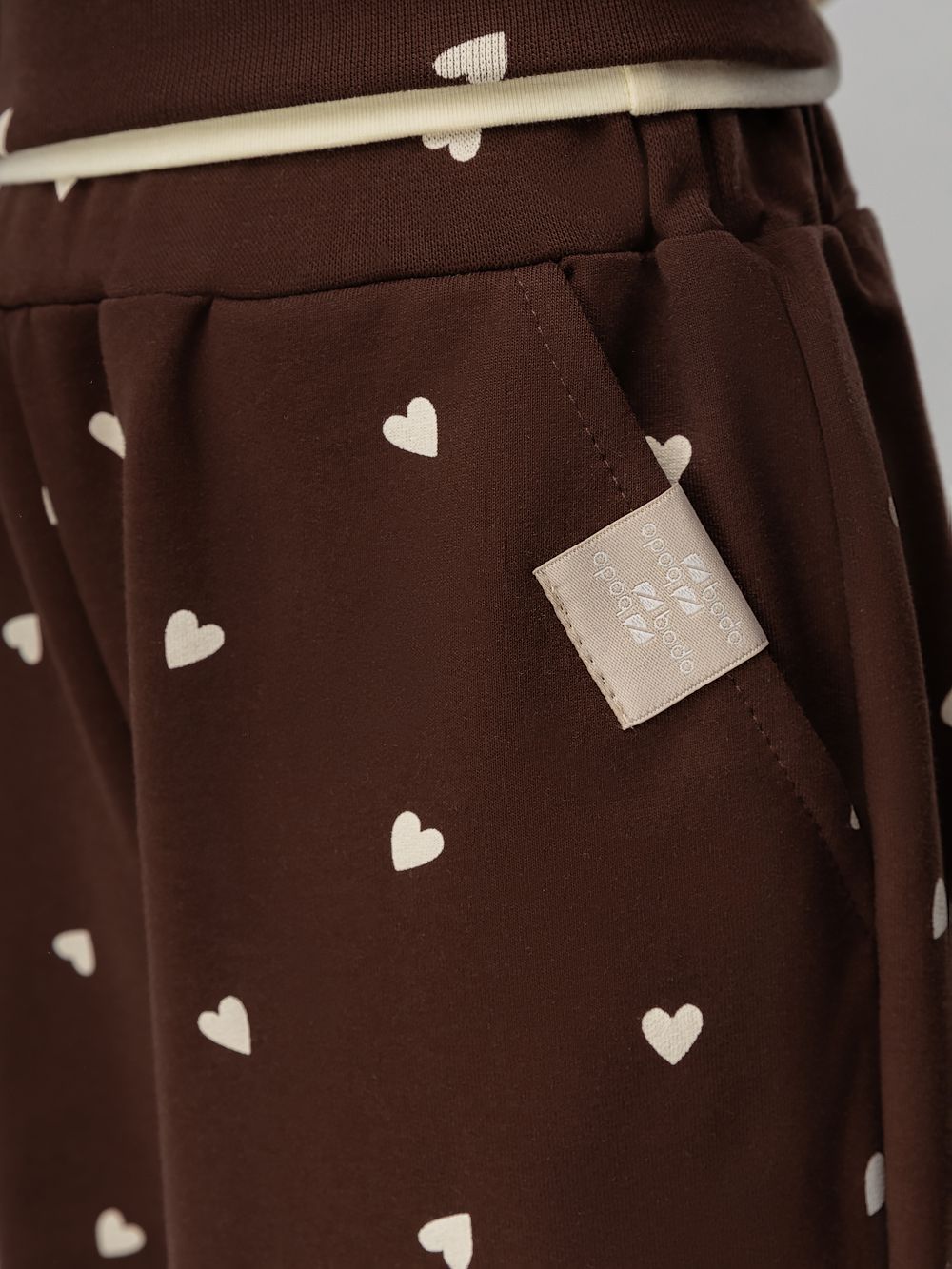 Костюм на молнии с сердечками - фото 10