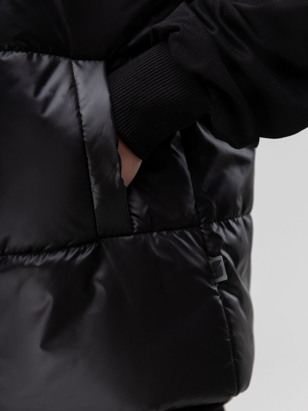 Жилет утепленный стеганый - фото 11