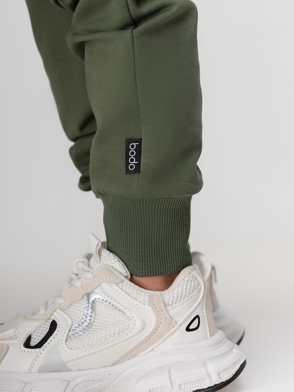 Брюки с манжетами внизу - фото 5