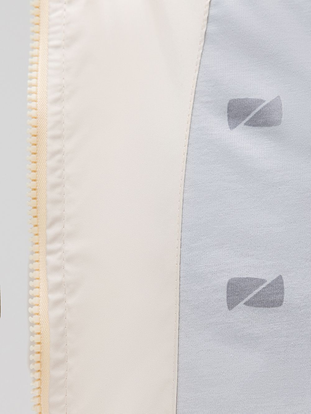 Куртка с капюшоном со стойкой - фото 12