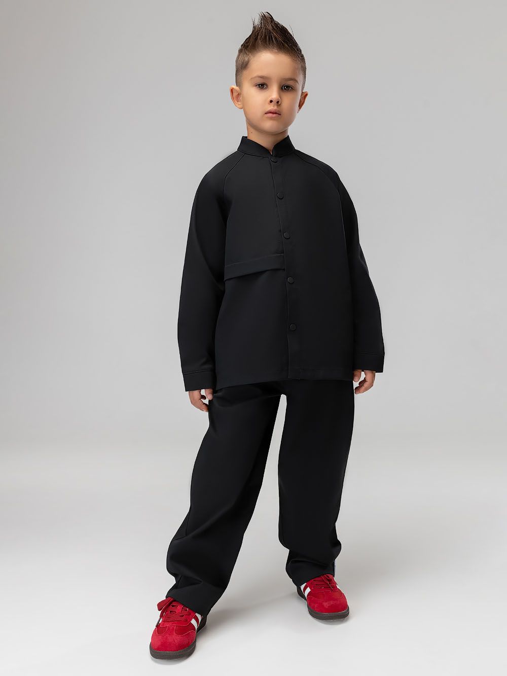 Костюм с рубашкой на кнопках - фото 7