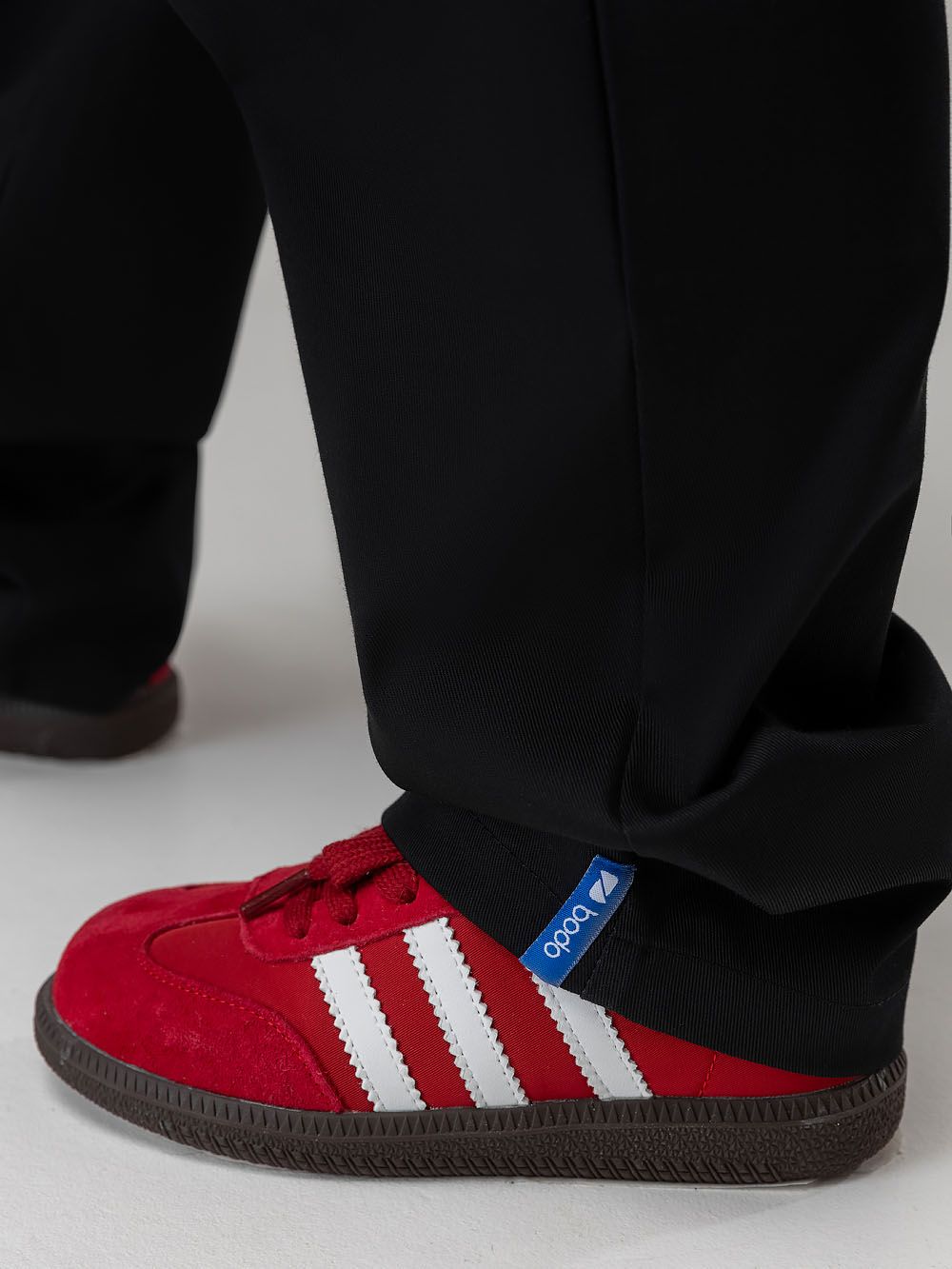 Костюм с рубашкой на кнопках - фото 12