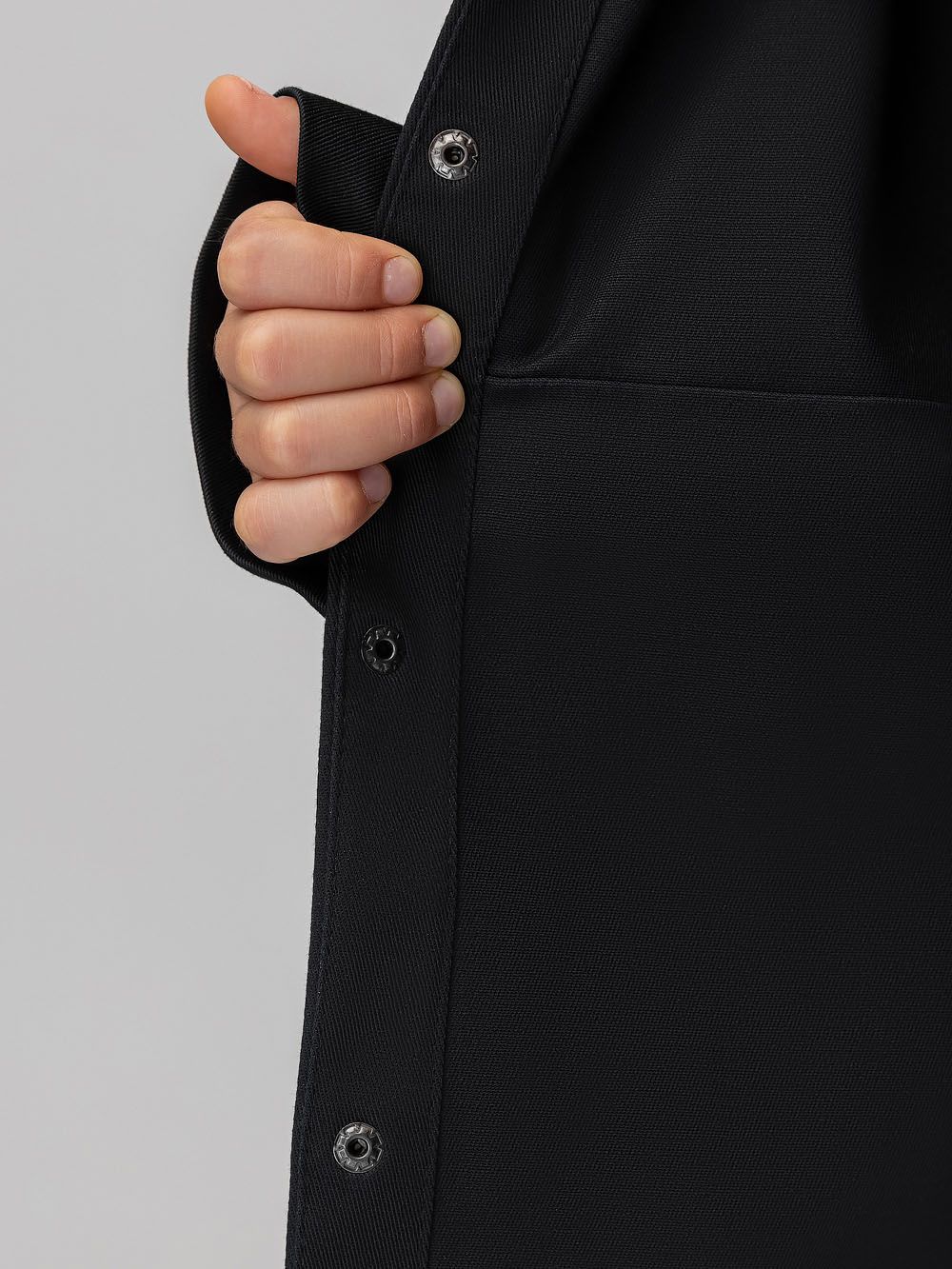 Костюм с рубашкой на кнопках - фото 14