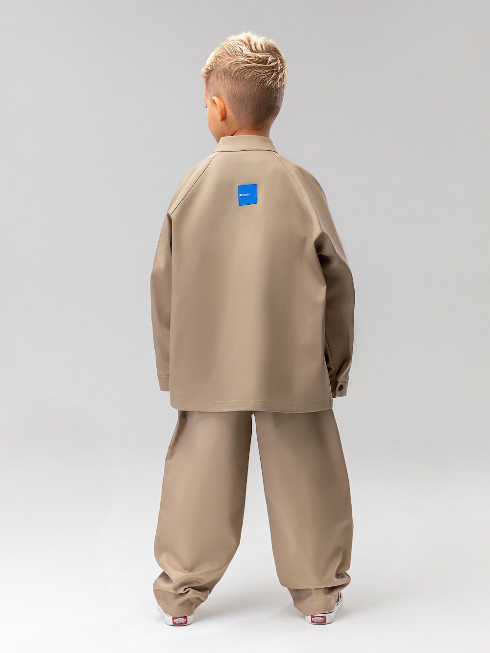 Костюм с рубашкой на кнопках - фото 19