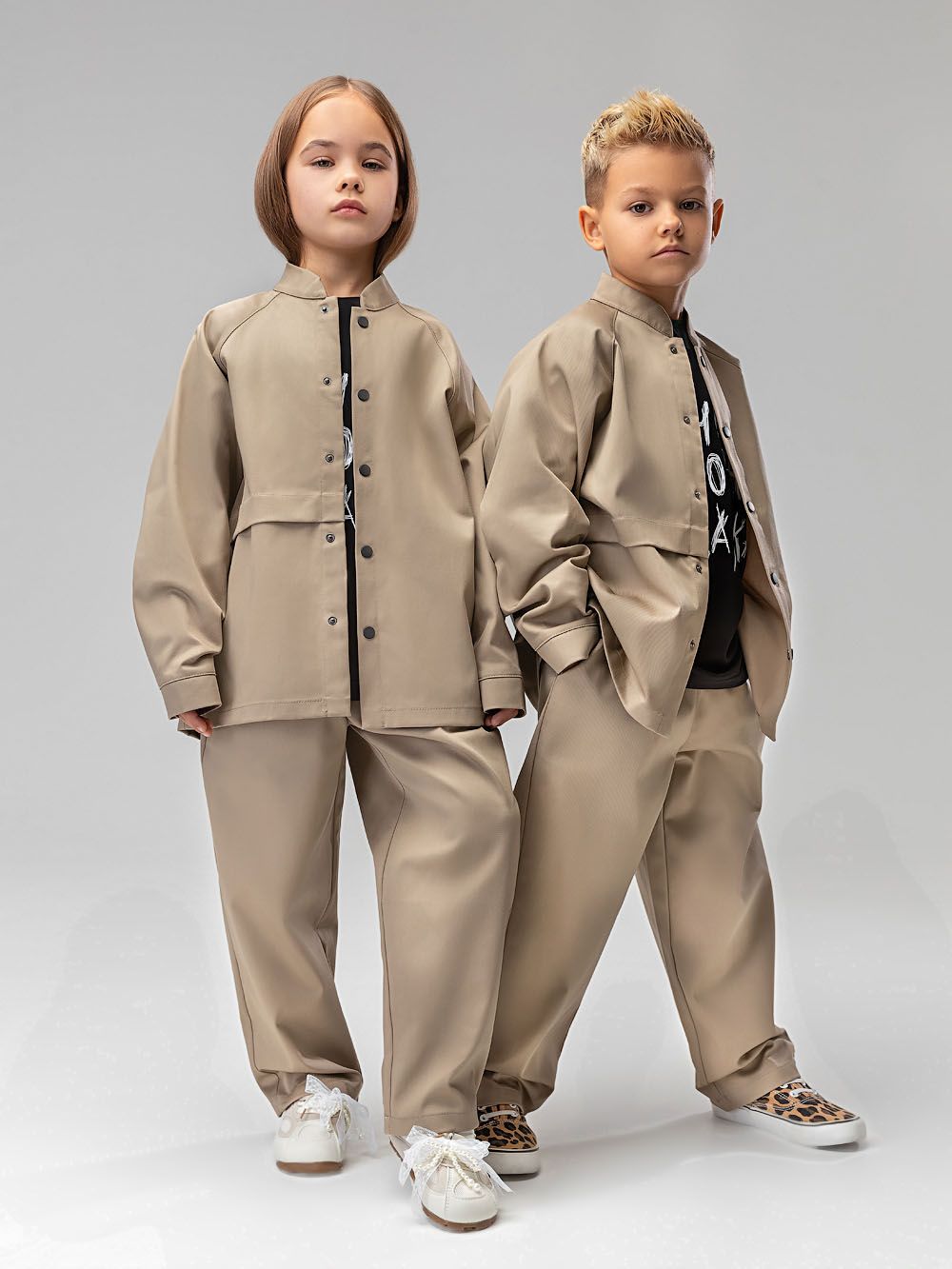 Костюм с рубашкой на кнопках - фото 4