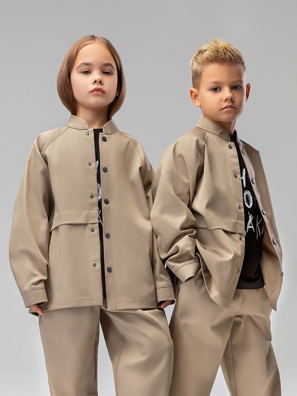 Костюм с рубашкой на кнопках - фото 5