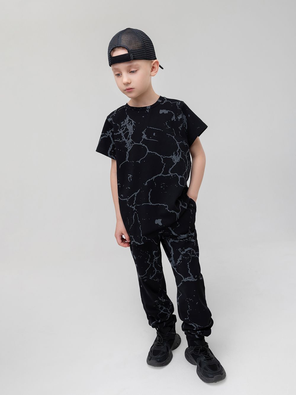 Костюм с футболкой с набивкой - фото 3