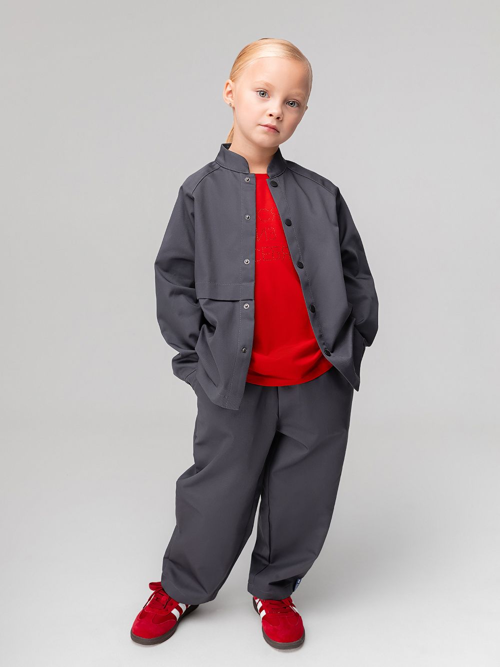 Костюм с рубашкой на кнопках - фото 6