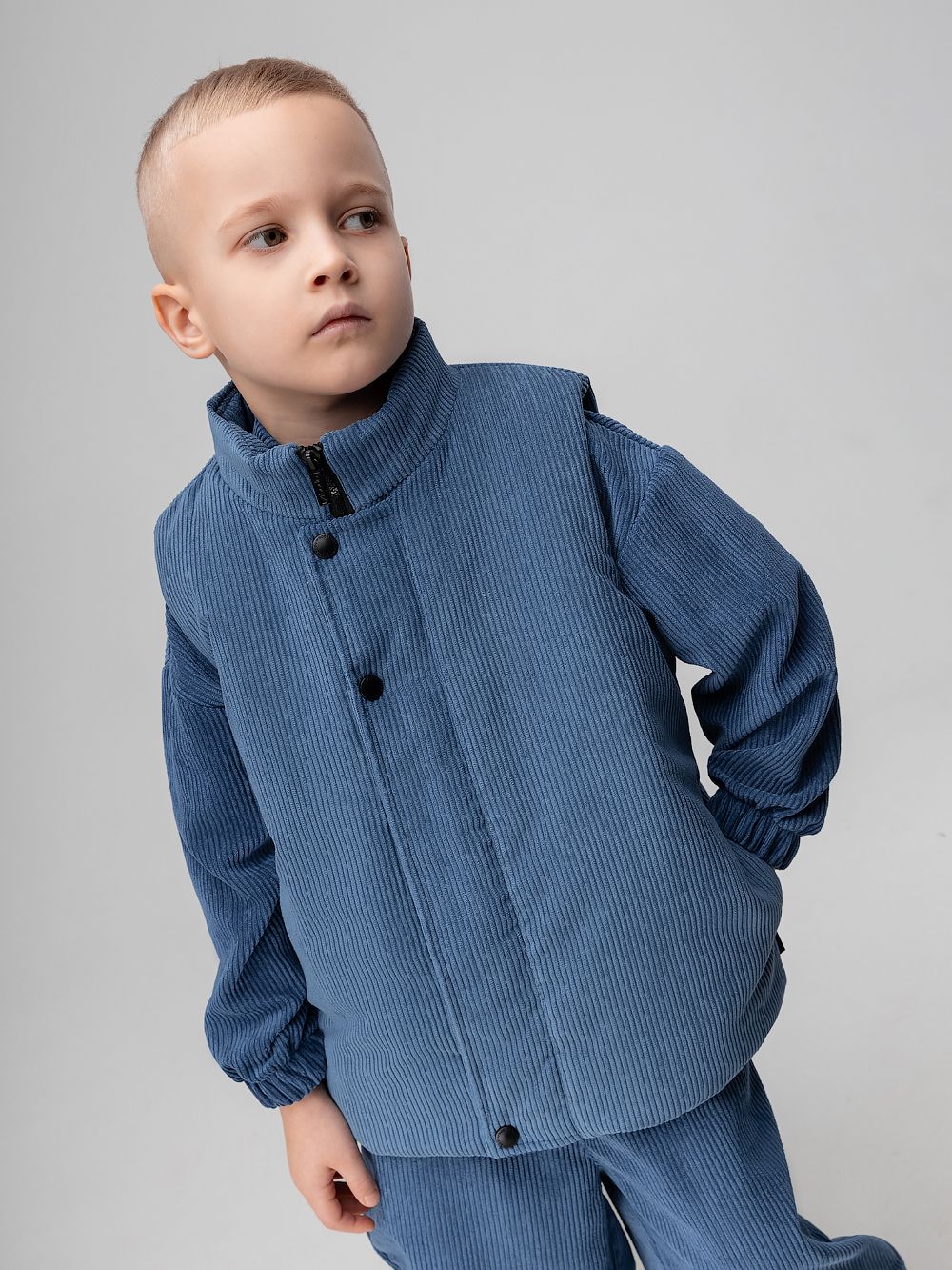 Жилет вельветовый утеплённый - фото 1