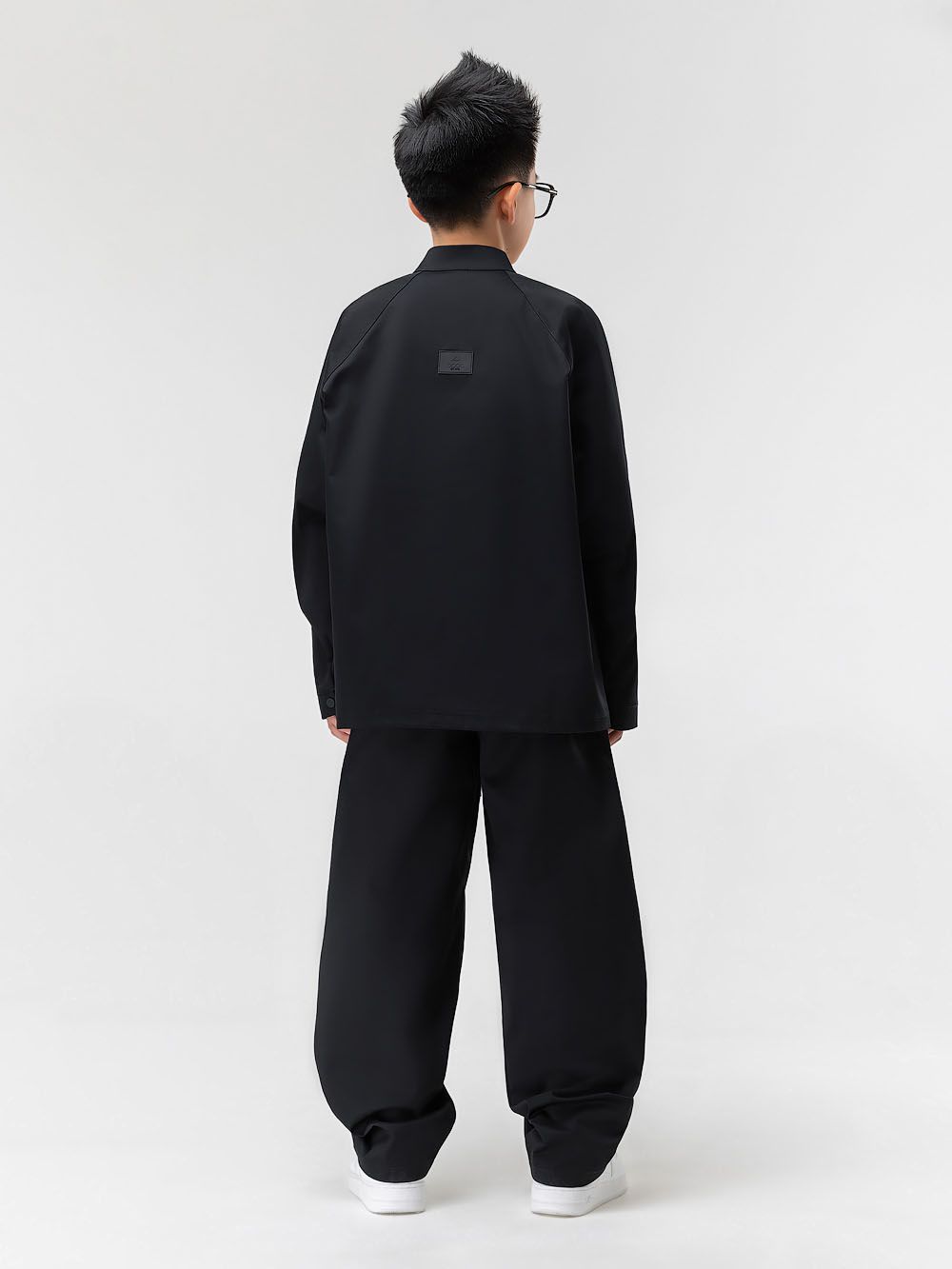 Костюм из ткани саржевого переплетения - фото 11