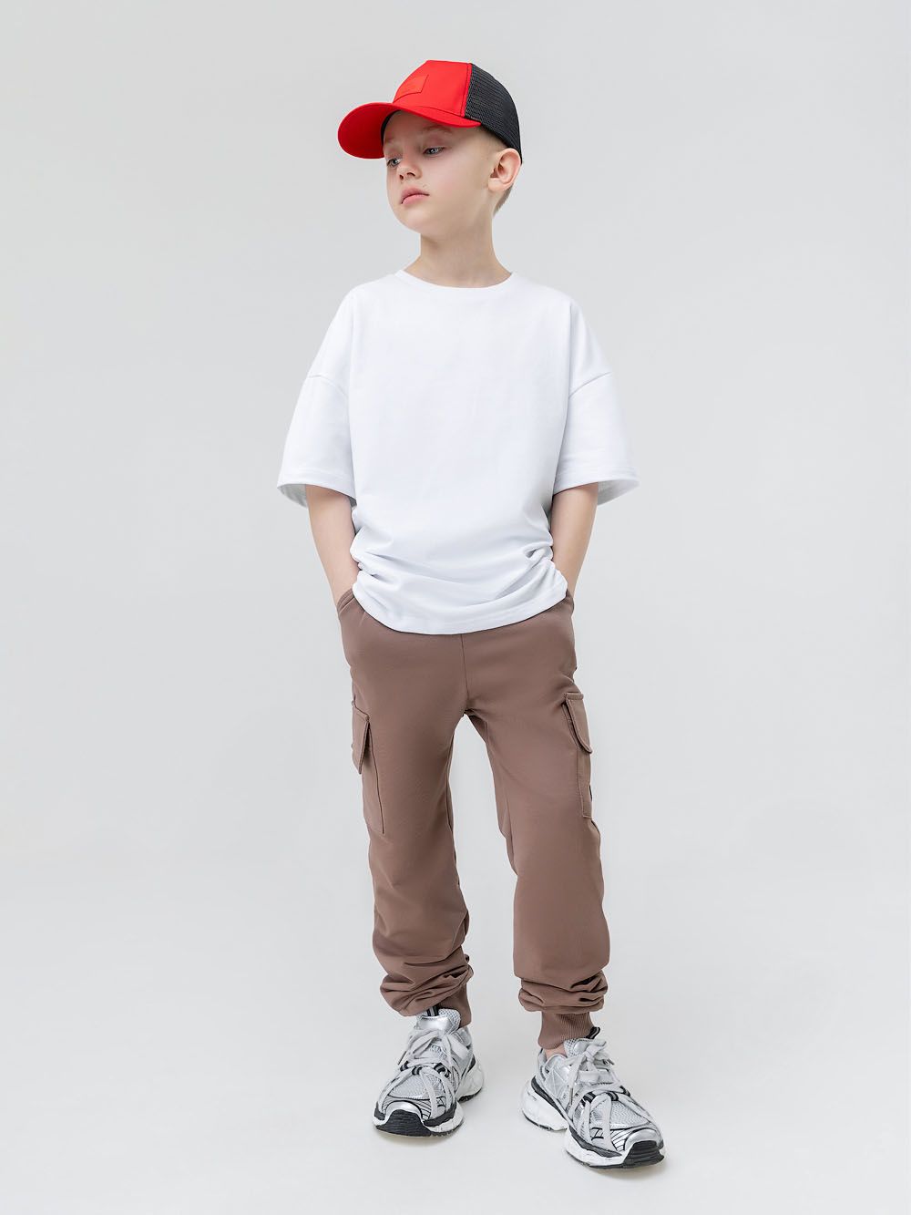 Брюки - джоггеры с карманами - фото 1