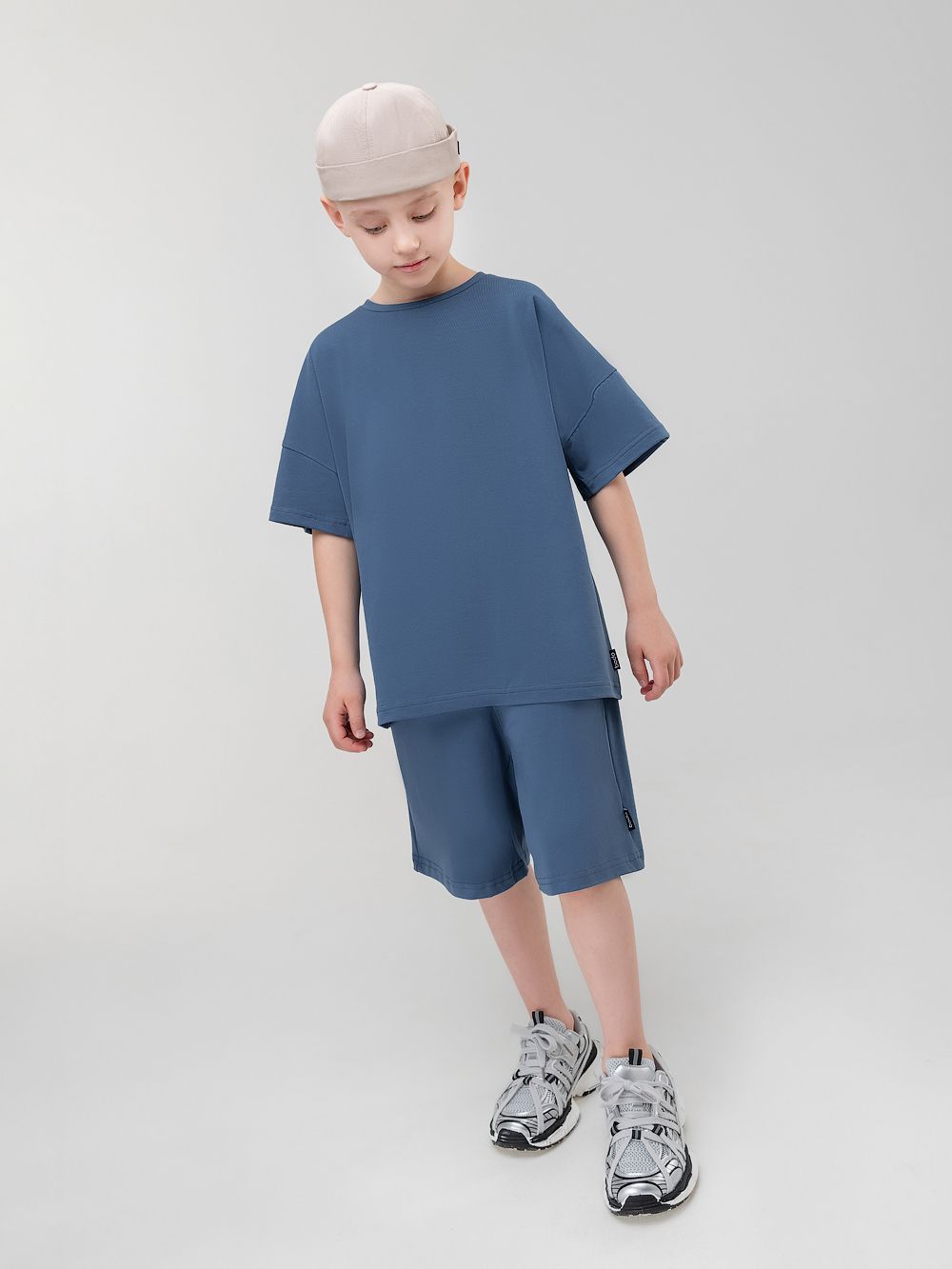 Костюм однотонный с шортами - фото 2