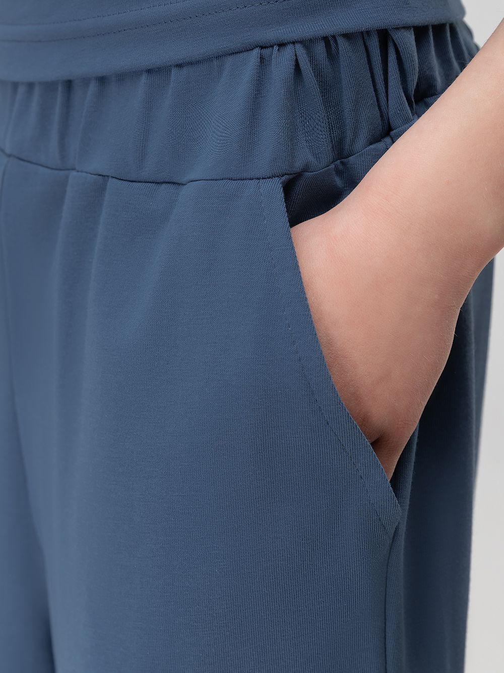 Костюм однотонный с шортами - фото 6