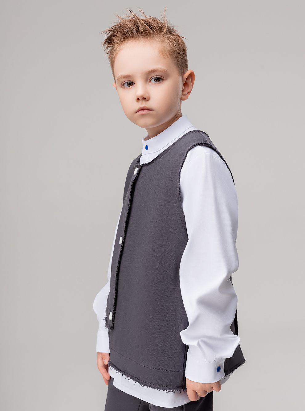 Жилет ассимитричный на кнопках - фото 4