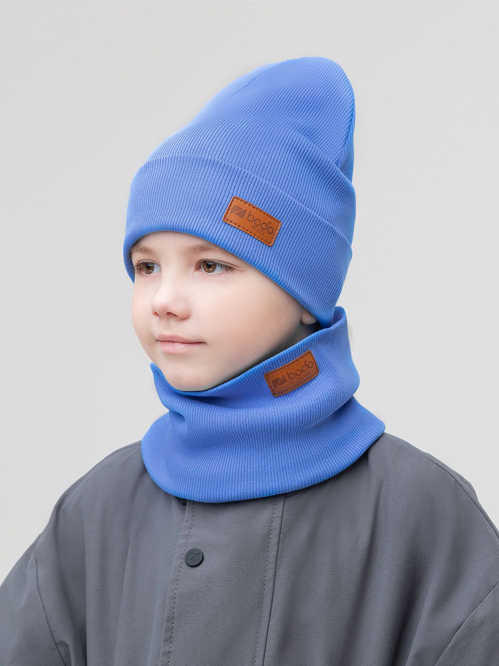 Комплект (шапка, снуд) с кожзам нашивкой - фото 2