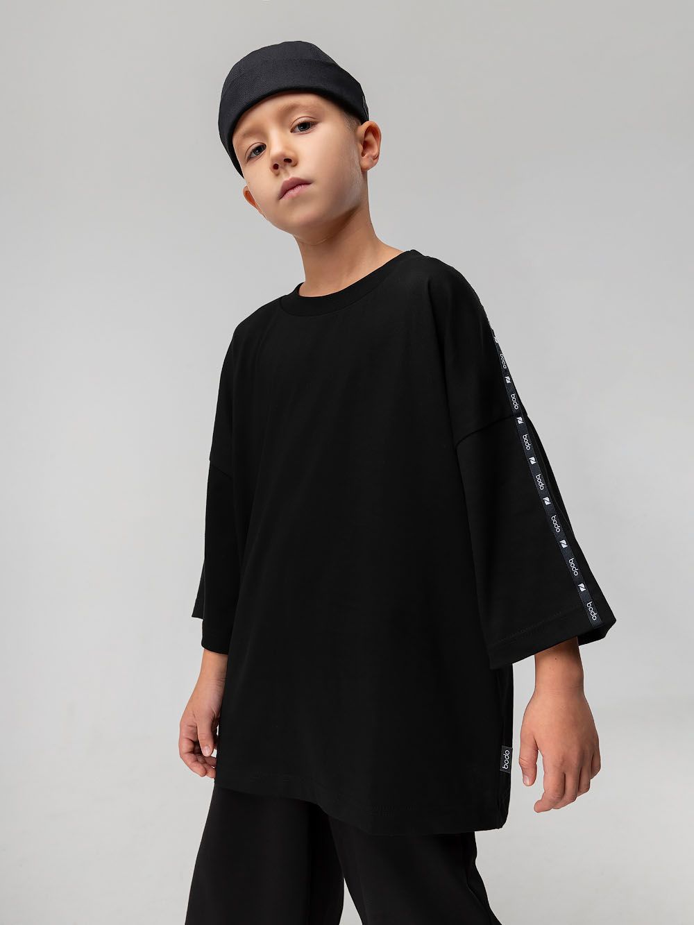 Футболка с лентой на рукавах - фото 3