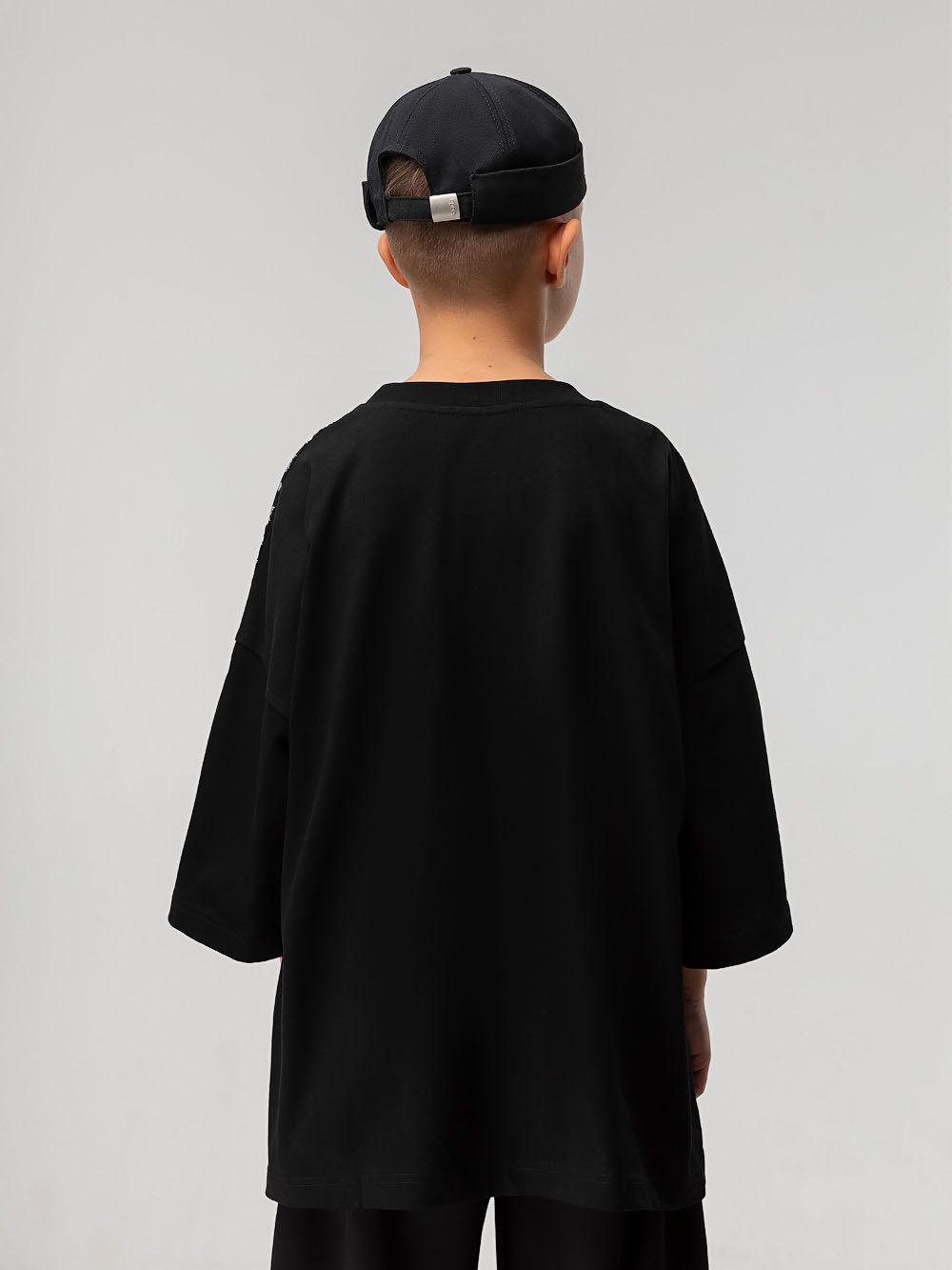 Футболка с лентой на рукавах - фото 6