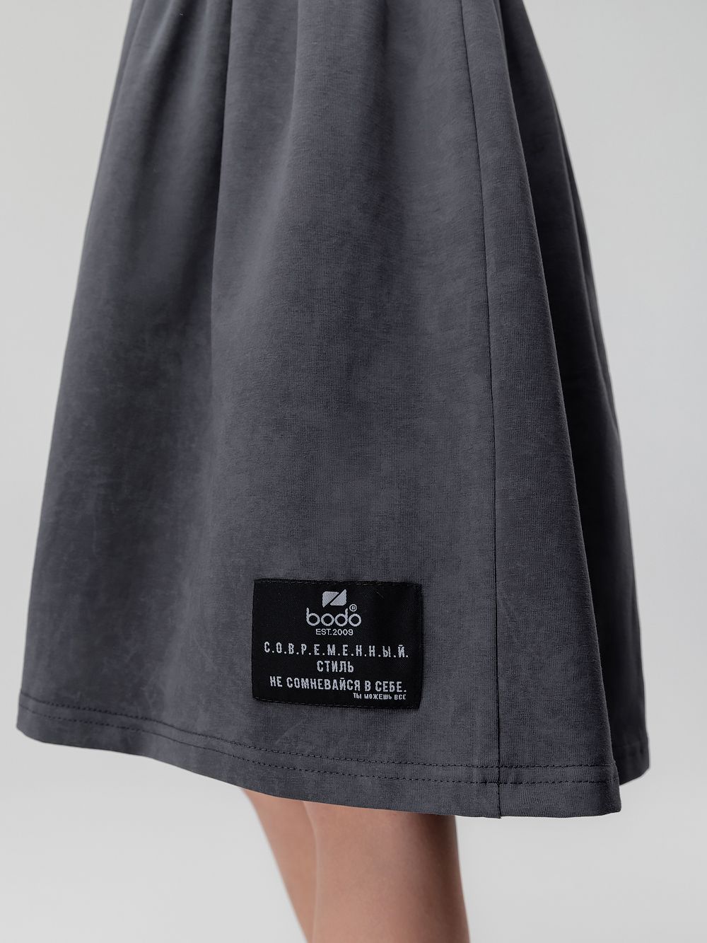 Платье с коротким рукавом - фото 4